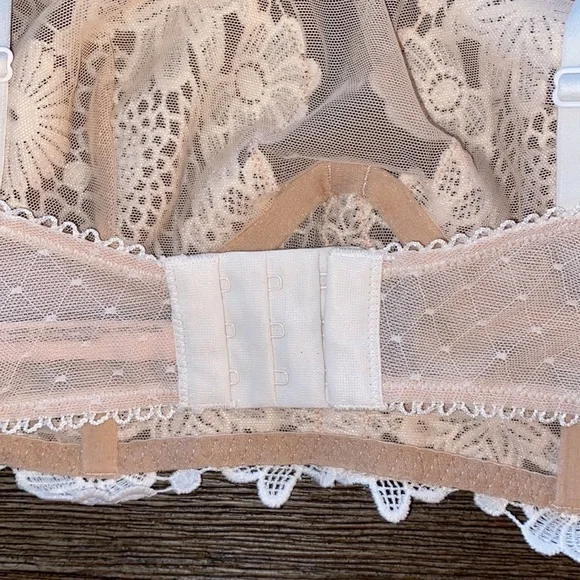 Victoria’s Secret Dream Angels High Neck Embroidered Unlined Underwire - Picture 5 of 10